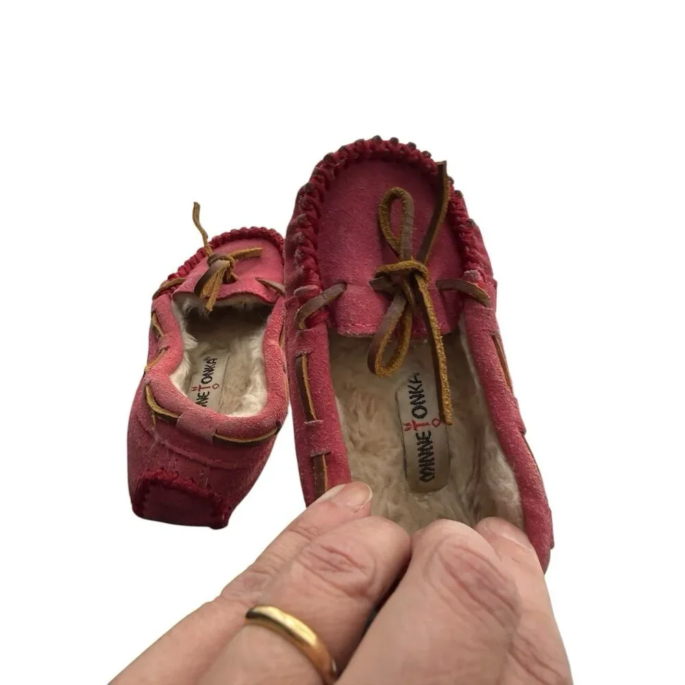 Minnetonka moccasins pink leather Sherpa lined slippers Toddler Girl Sz 7 Flats